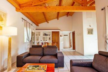 Cottage pour 4 personnes, avec sauna et terrasse ainsi que piscine et jardin à Saint-Maurice-d'Ardèche