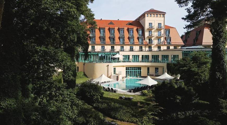 Ferienanlage für 2 Personen, mit Terrasse und Garten sowie Kinderpool und Pool in Bad Saarow