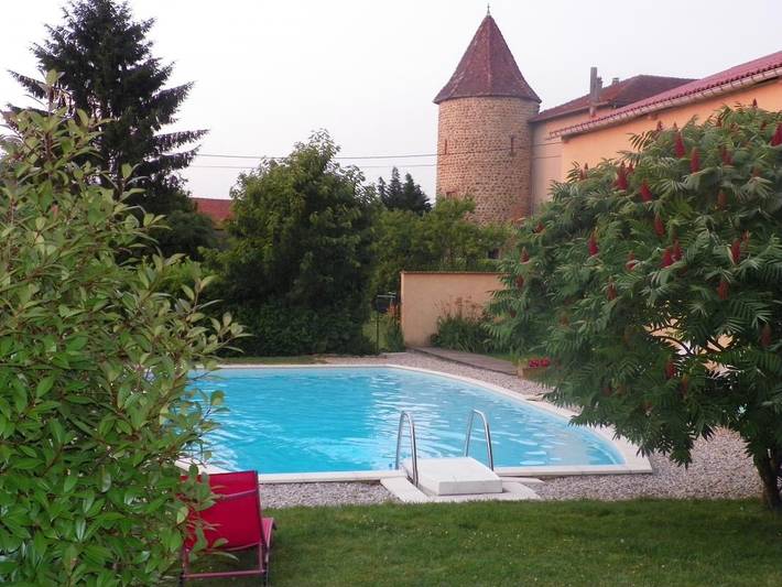 Gîte pour 5 personnes, avec piscine et terrasse