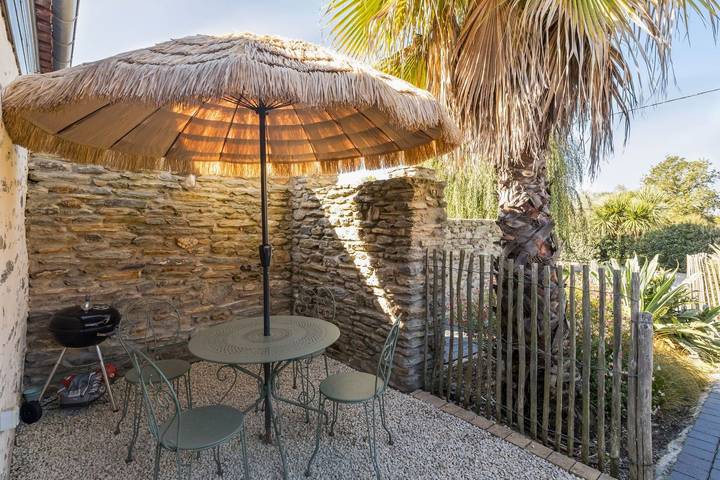 Gîte pour 2 personnes, avec Jacuzzi et Terrasse ainsi que Jardin et Piscine dans les Pays de la Loire