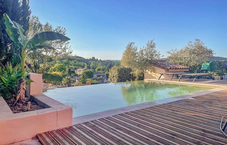 Location de vacances pour 8 personnes à Vinezac