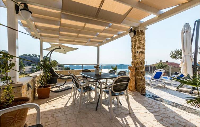 Ferienwohnung für 4 Personen, mit Sauna und Terrasse in Sibenik - 2