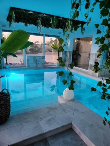 Chalet para 6 personas, con piscina además de jardín y vistas en Comarca de Trujillo