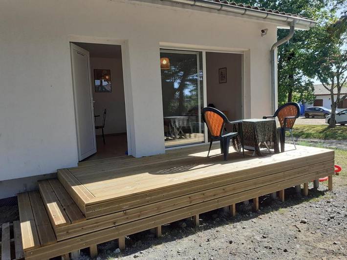 Gîte pour 2 personnes, avec terrasse et jardin à Pey