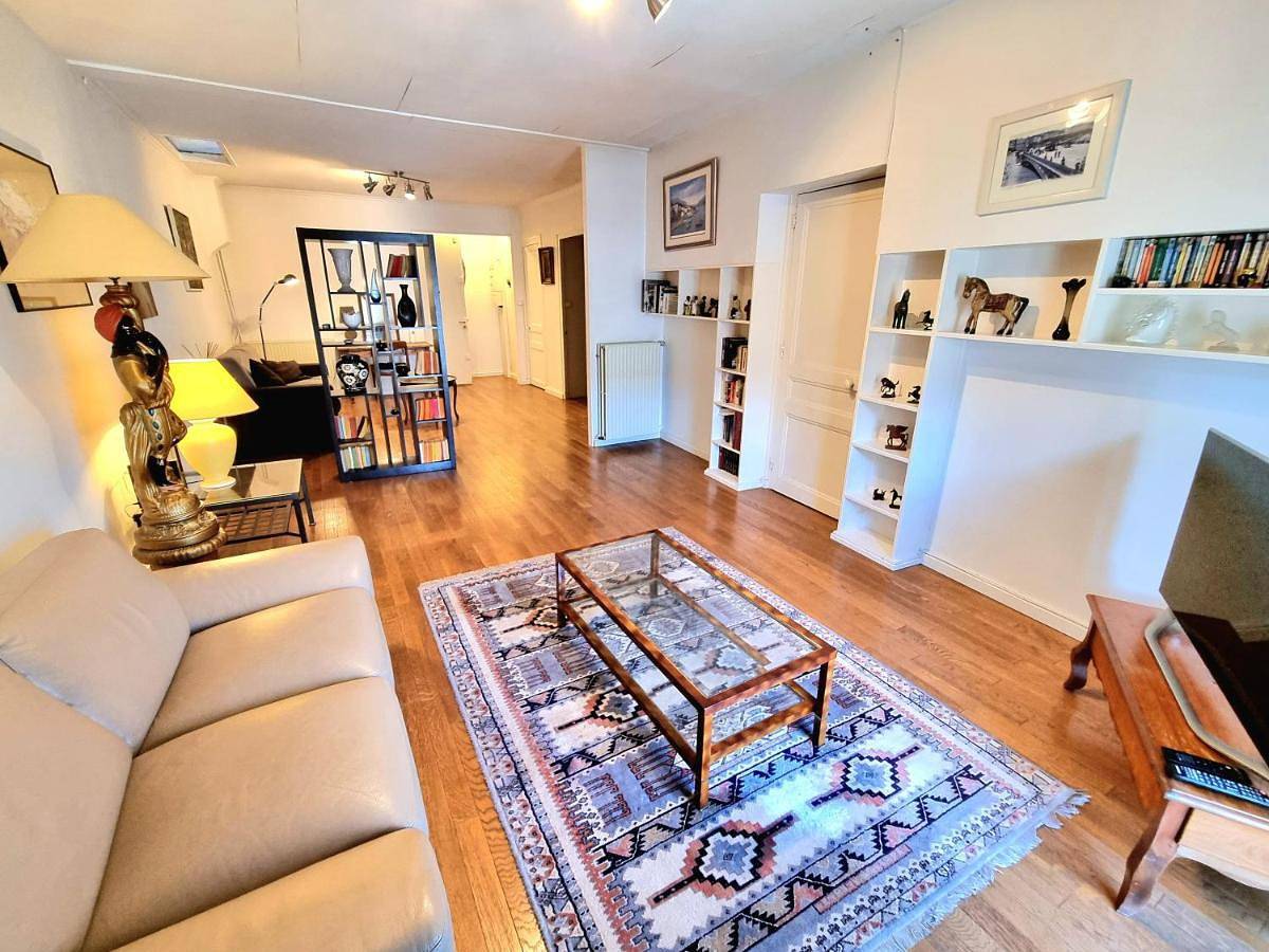 Appartement entier, One-Bedroom Apartment in Villefranche-sur-Saône, Beaujolais