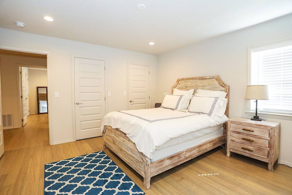 Schritte zur im Stadtzentrum gelegenen Bentonville Ii in Bentonville, Ozark Mountains