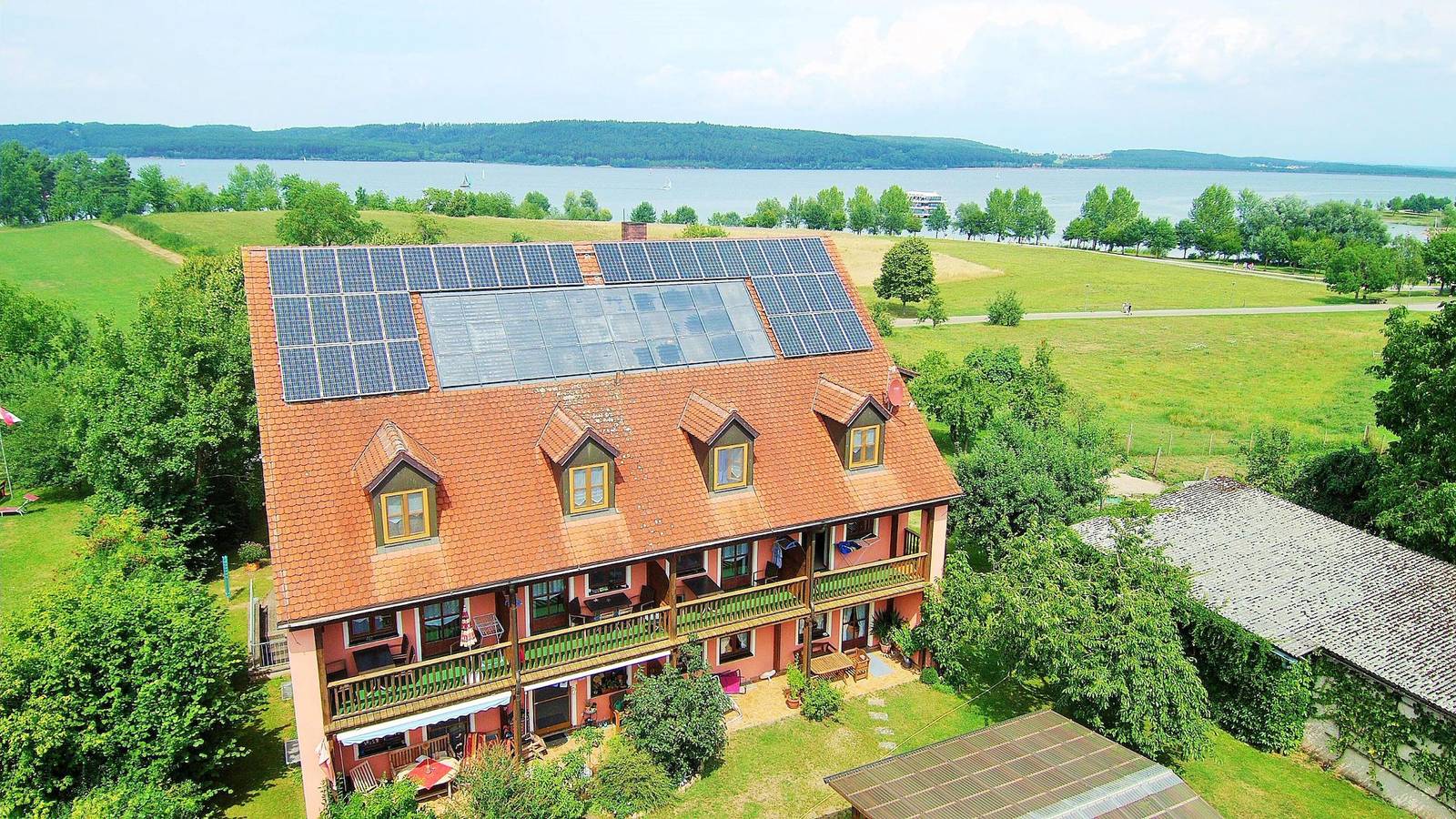 Pension Seerose - Ferienwohnung mit Gartenblick und Balkon Nr. 5 in Pleinfeld, Fränkisches Seenland