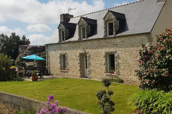 Location de vacances pour 5 personnes, avec Jardin à Plogastel-Saint-Germain