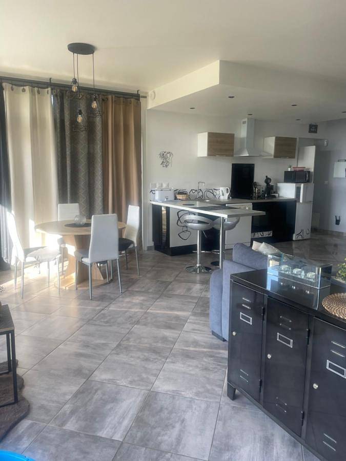 Location de vacances pour 3 personnes, avec jacuzzi ainsi que jardin et piscine à La Réole - 4