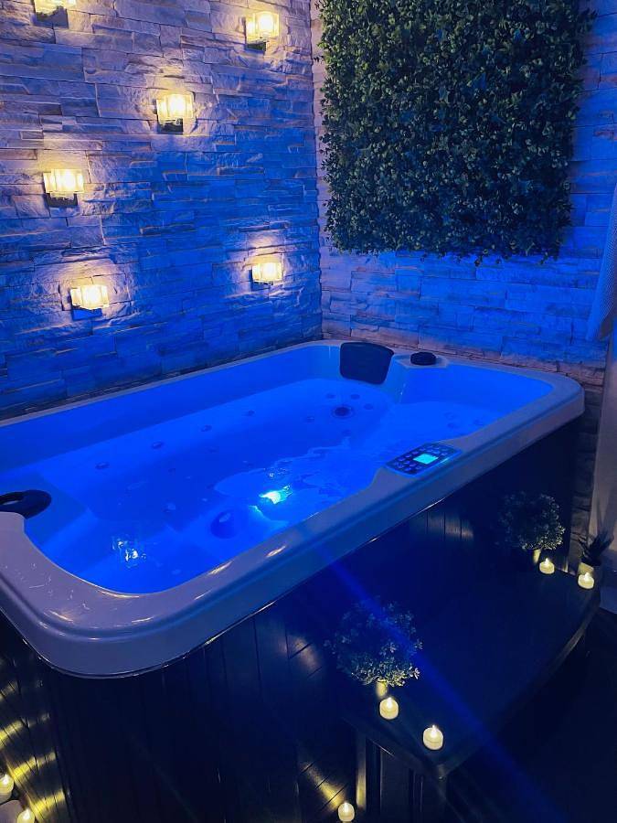 Gîte pour 2 personnes, avec balcon et jacuzzi, animaux acceptés à Bondy - 2