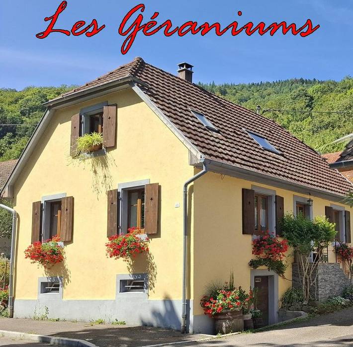 Maison de vacances pour 5 personnes, avec terrasse ainsi que jardin et jacuzzi, animaux acceptés