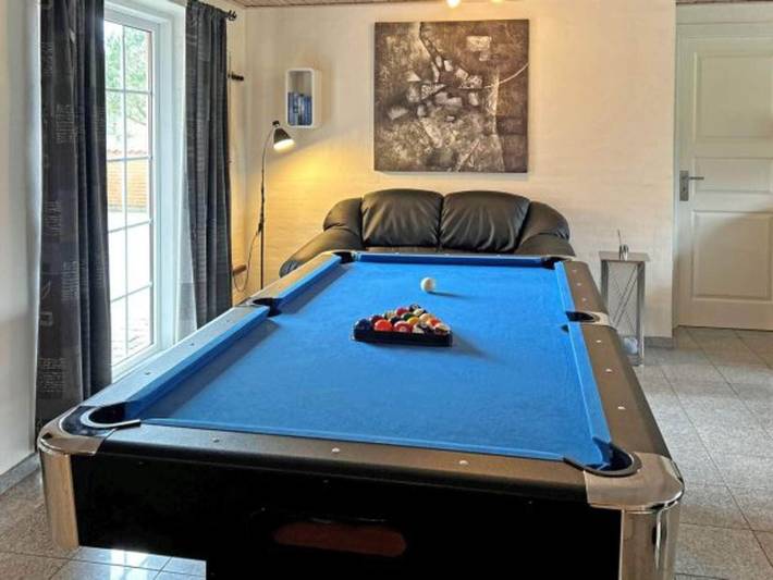 Ferienhaus für 12 Personen, mit Whirlpool und Terrasse sowie Kinderpool und Pool in Husby (Dänemark)