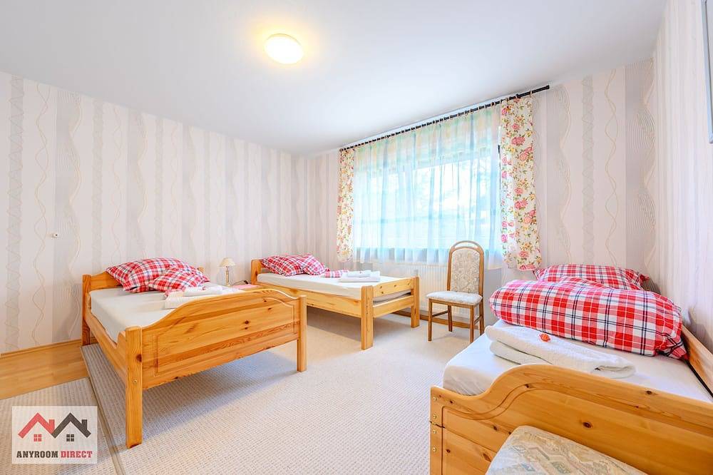 Entire apartment, 3 room apartment with 2 bathrooms in Laatzen in Laatzen, Hanover Region