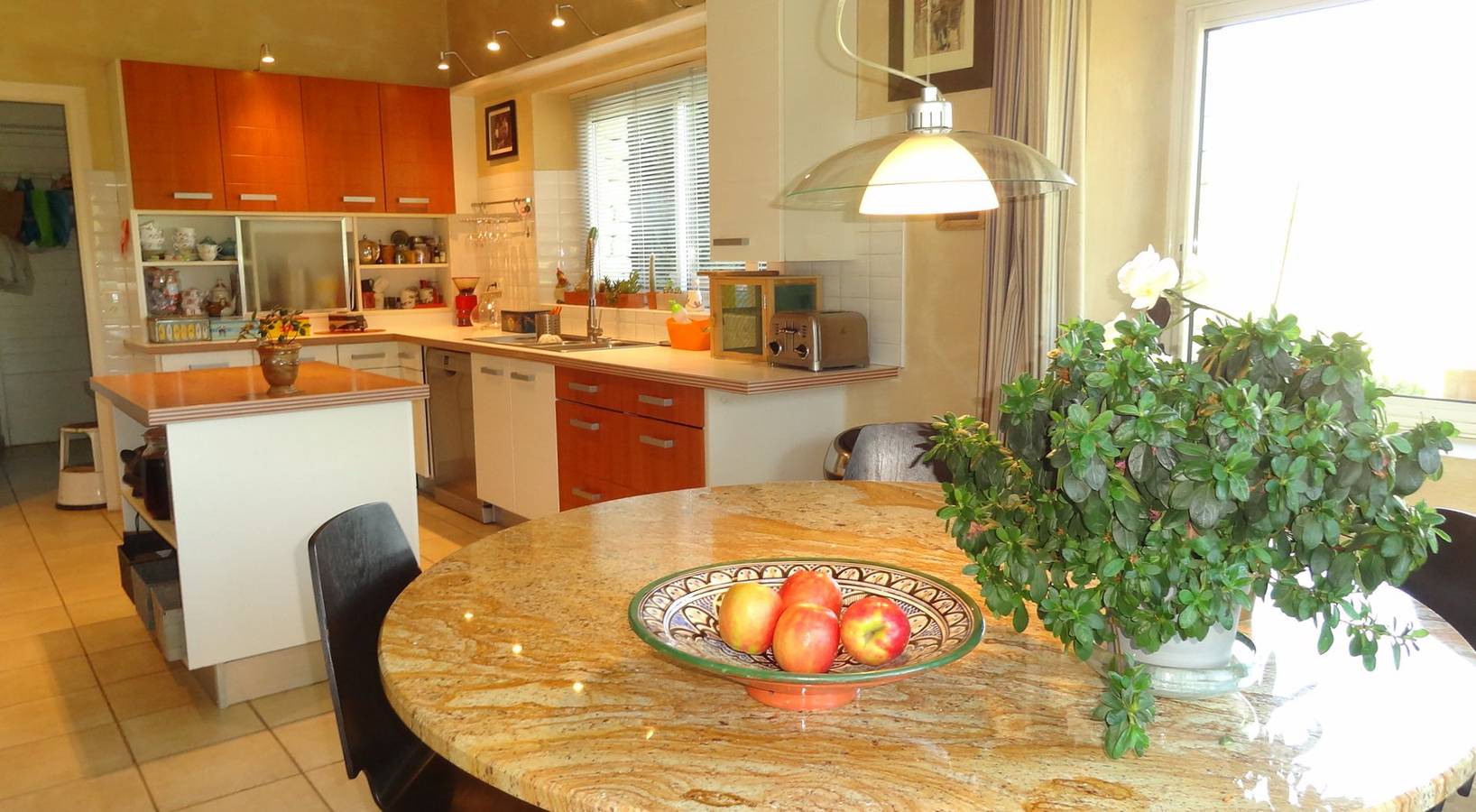 Beau et spacieux mas avec piscine, à Gordes in Saint-Pantaléon, Parc naturel régional du Luberon