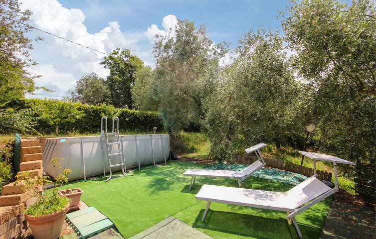 Appartamento intero, Appartamento soleggiato con piscina e parcheggio - WiFi incluso in Sacrofano, Provincia di Roma