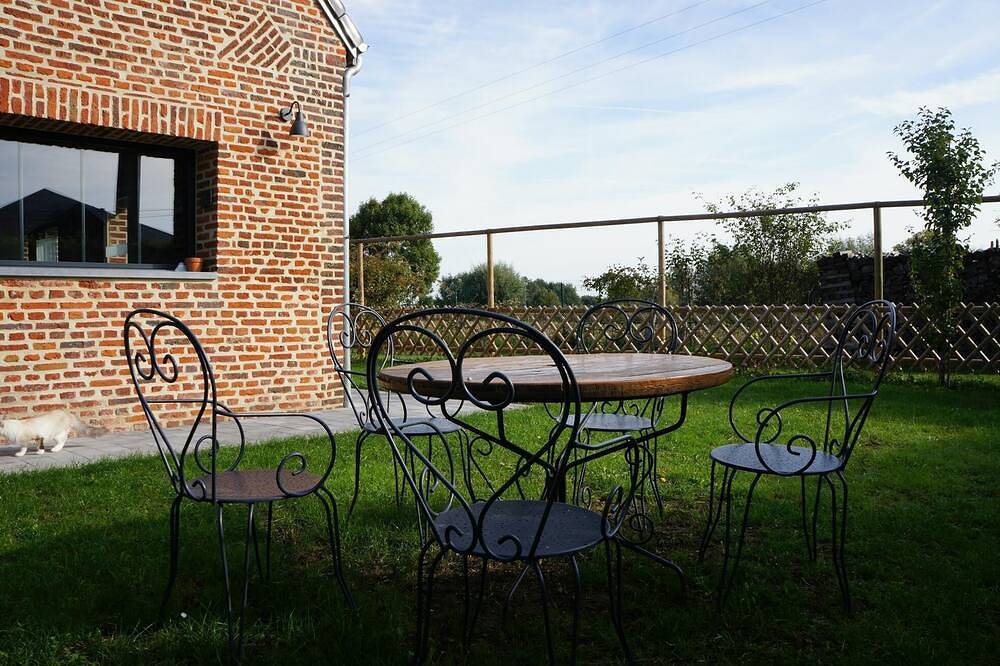 L'Atelier, maison de campagne, style industriel. in Lecelles, Région de Valenciennes