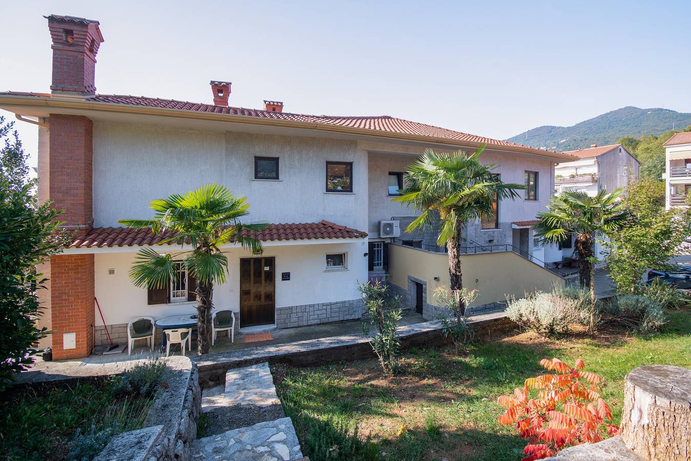 Ganze Wohnung, 1-Zimmer-Ferienwohnung mit Terrasse Opatija - Pobri, Opatija A-16390-a in Općina Matulji, Opatija Riviera