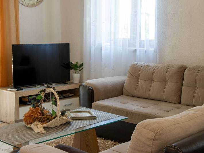 Ferienhaus für 4 Personen, mit Garten und Whirlpool sowie Pool und Terrasse, mit Haustier in Orebic