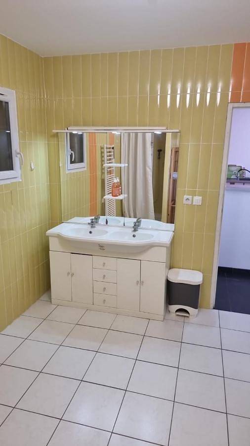 Location de vacances pour 6 personnes, avec vue et terrasse à Malemort-sur-Corrèze - 4