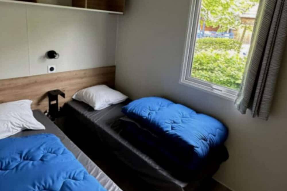 Casa móvil acogedora con terraza - 4 personas in Challes-les-Eaux, Chambéry region