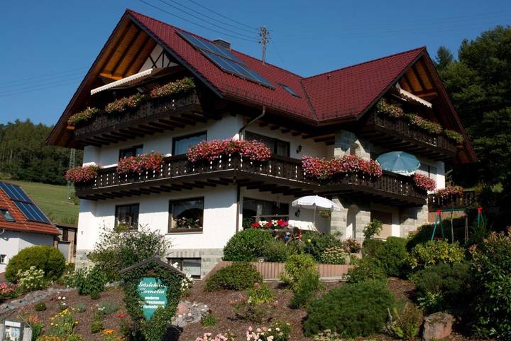 Ferienhaus für 2 Personen, mit Balkon und Terrasse sowie Garten und Ausblick im Spessart