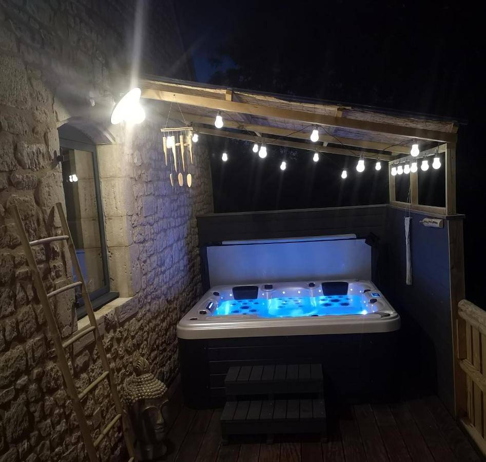 Appartement entier, Two-Bedroom Apartment in Valognes, Côte de la Déroute