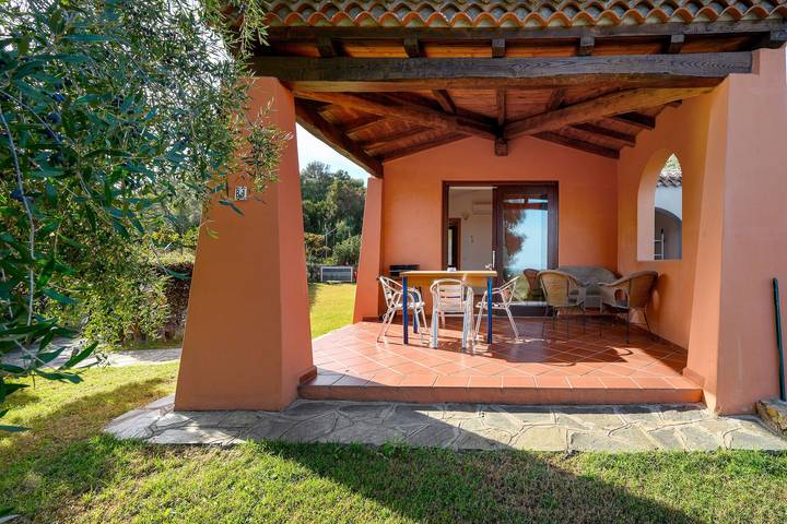 Entire apartment, Apartment 'Lu Sulianu- T2' with Private Terrace, Private Garden and Air Conditioning in Porto Ottiolu, Budoni