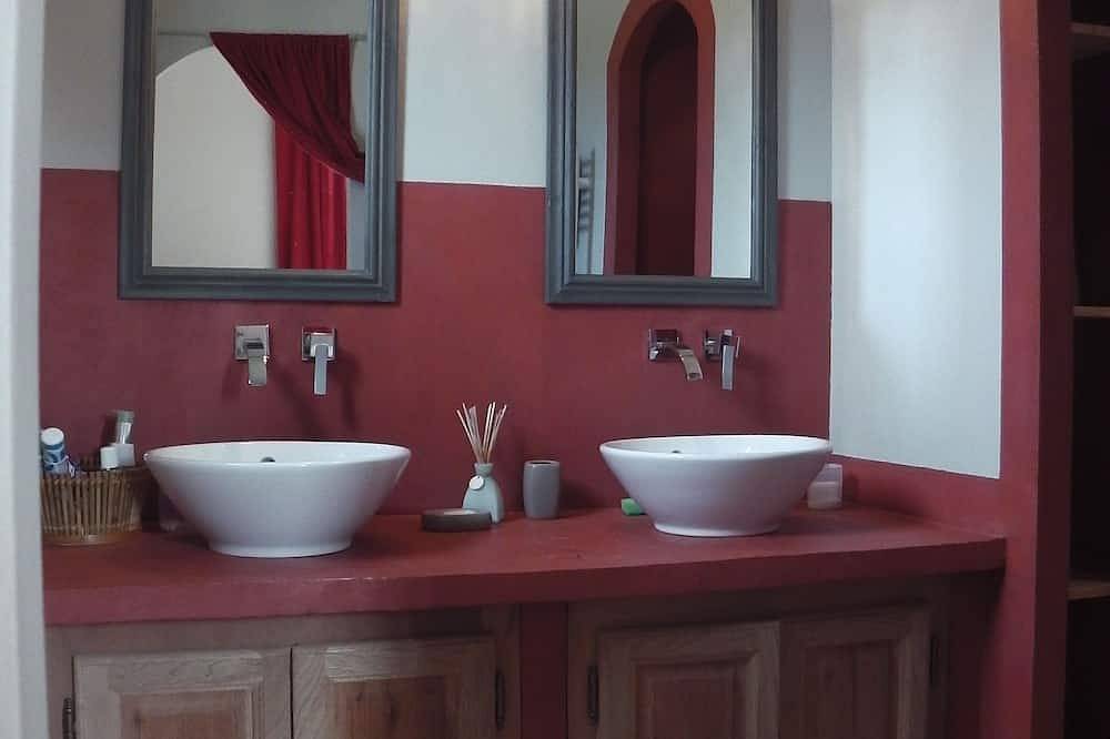 Charmantes provenzalisches Bauernhaus in einer außergewöhnlichen Umgebung im Herzen des Montagnette in Boulbon, Arles und Umgebung