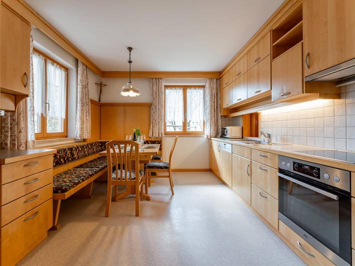 Ganze Wohnung, Geräumige Wohnung mit Wintergarten in Saalfelden, Saalfelden am Steinernen Meer