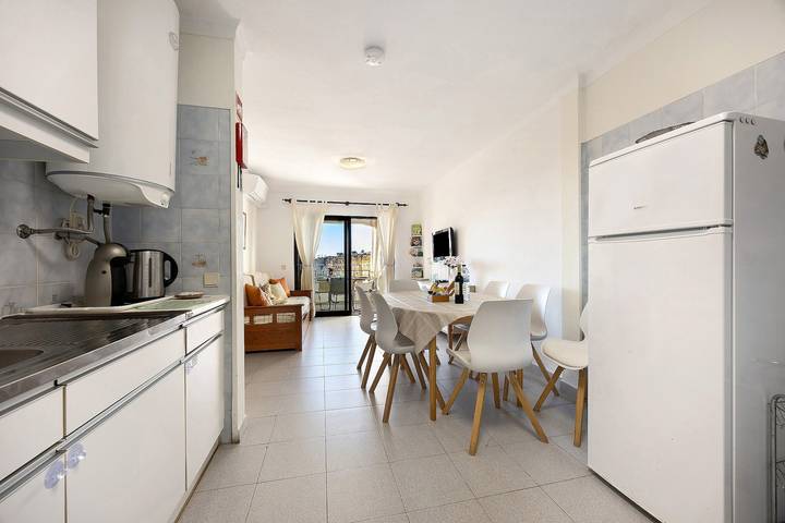 Entire apartment, Apartment 'Mar-colina-sol' with Sea View, Wi-Fi and Air Conditioning in Carvoeiro, Faro District