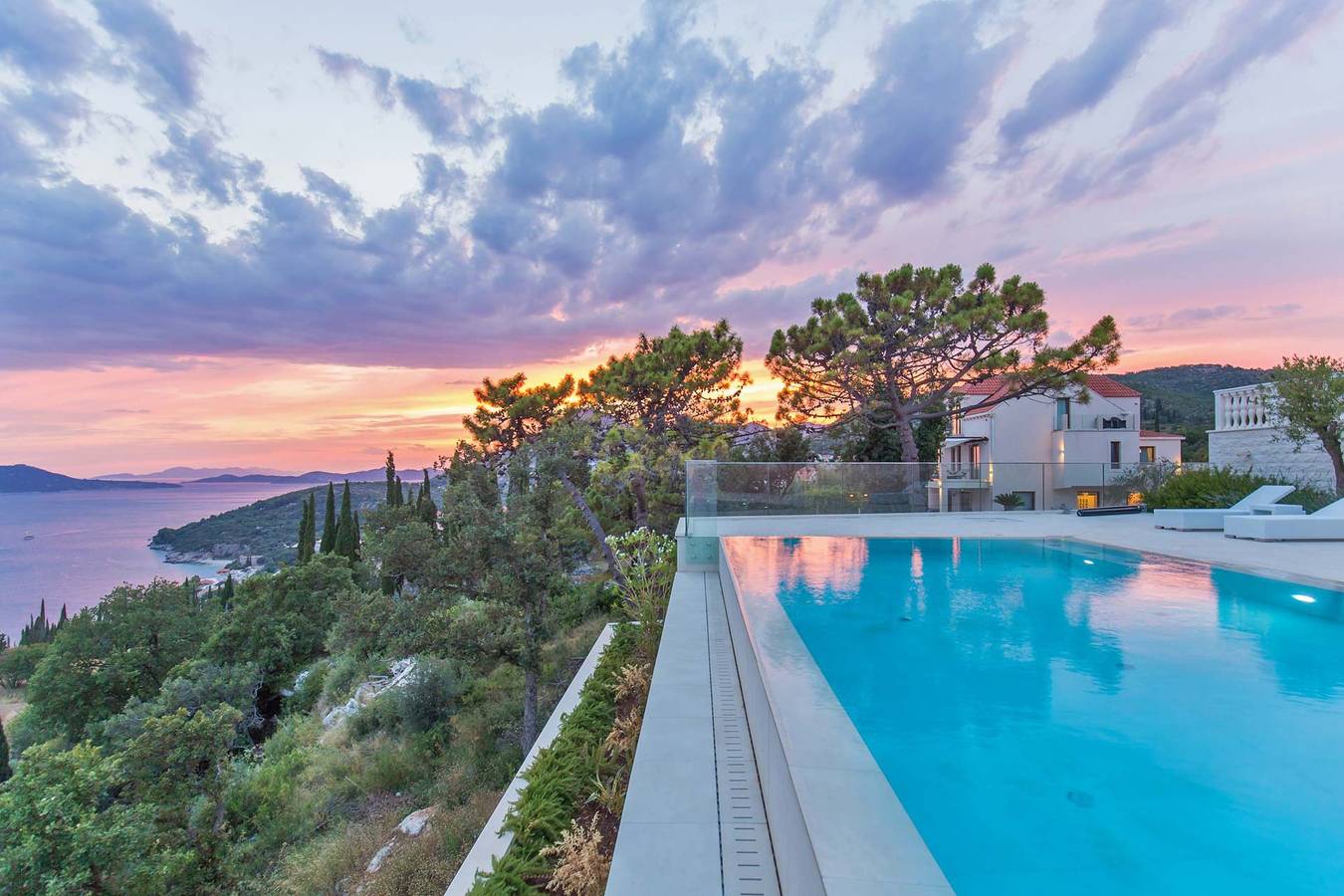 Beautiful Dubrovnik Villa | 5 Bedrooms | Villa Gold Dubrovnik | Stylish Furnishings & Wonderful Sea Views | Orasac in Orašac, Grad Dubrovnik