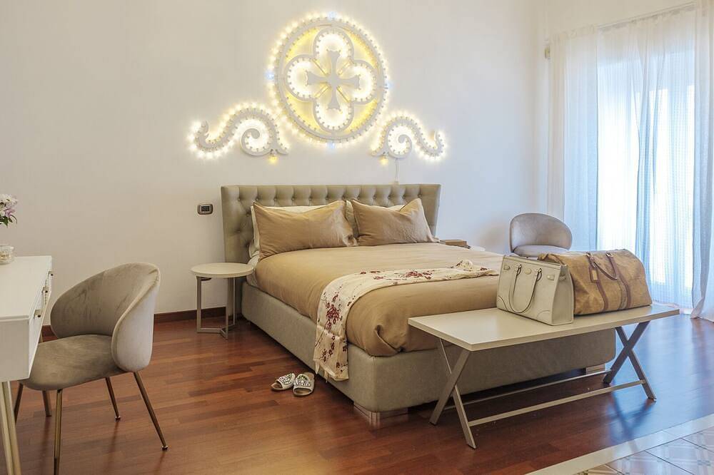Appartement entier, Entire apartment in historic building with fine furnishings and every comfort in Grottaglie, Province de Taranto