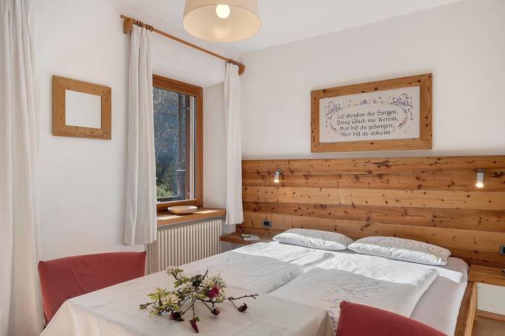 Zimmer 'Mayrhof Lavendelzimmer' mit Bergblick, Gemeinschaftsgarten und Wlan in St. Pankraz, Ortleralpen