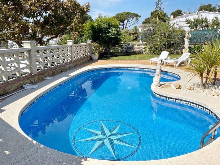 Villa pour 8 personnes, avec jardin et terrasse, animaux acceptés à Sant Feliu de Guíxols - 4