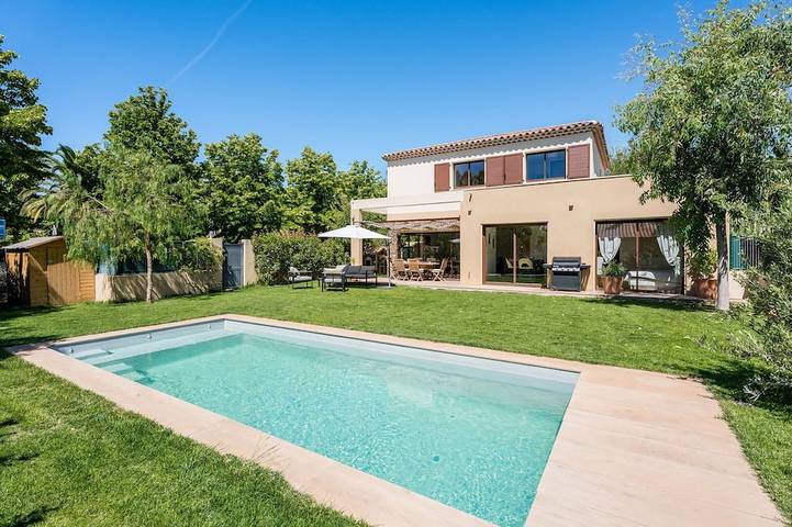 Location de vacances pour 8 personnes, avec jardin dans Plage Lumière