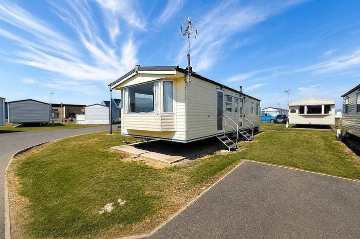 Glamping for 8 people in St Osyth