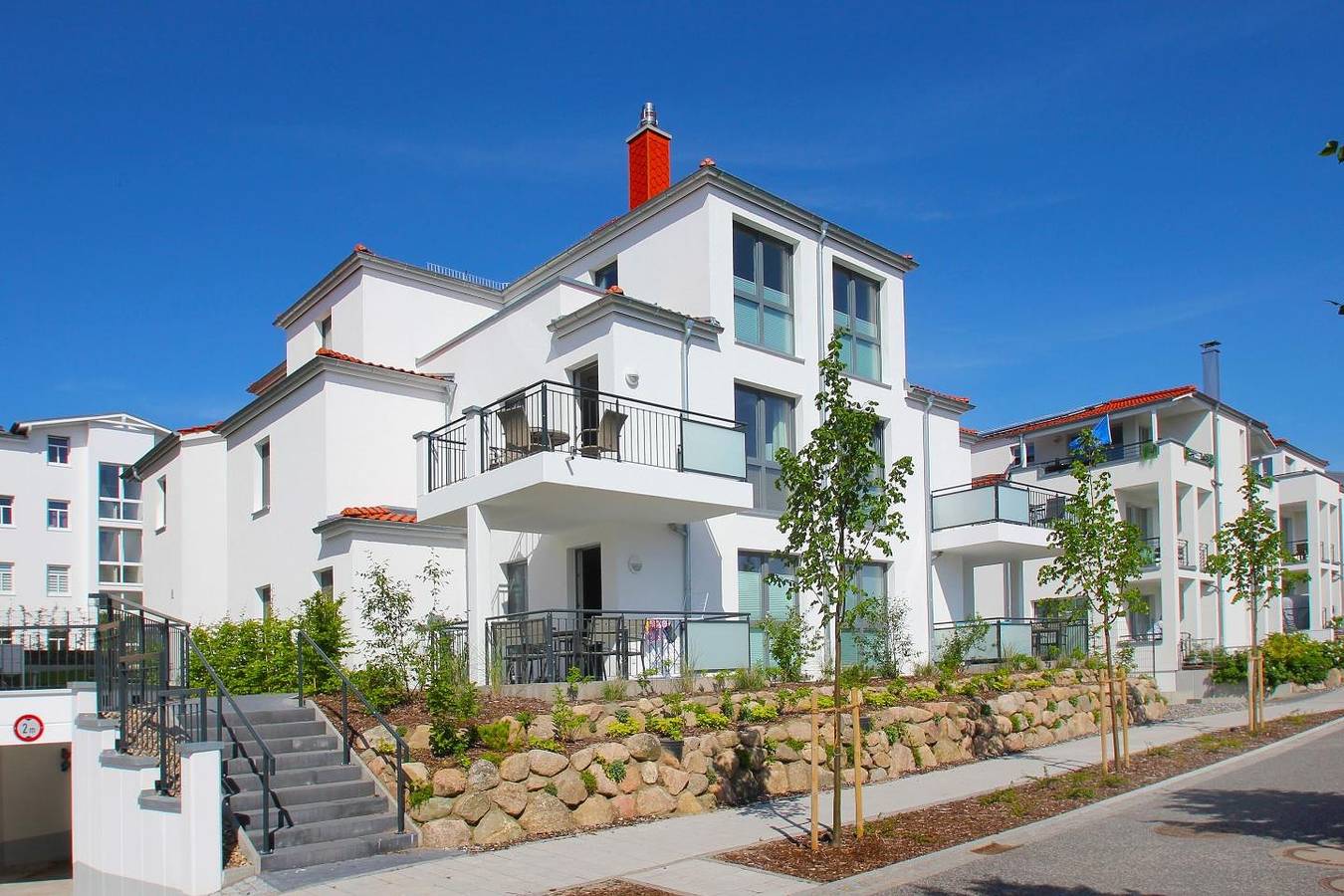 Apartamento entero, Zentrale Fewo mit Terrasse, Schwimmbad- und Saunanutzung - Villa Anni Fewo 02 in Göhren, Rügen