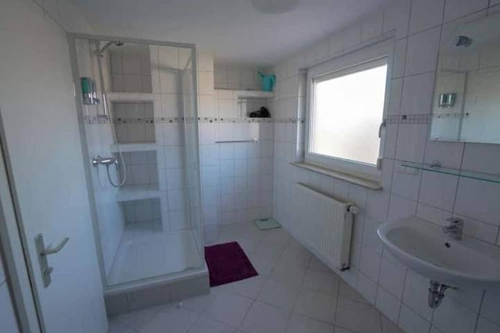 Ganze Wohnung, 2-Zimmer-Ferienwohnung Reutlingen Heinestr dg in Reutlingen, Neckar-Alb