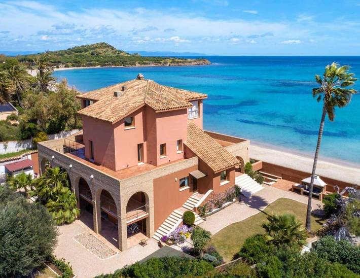 Villa voor 10 personen, with Balkon and Terras as well as Tuin and Kinderzwembad in Nora
