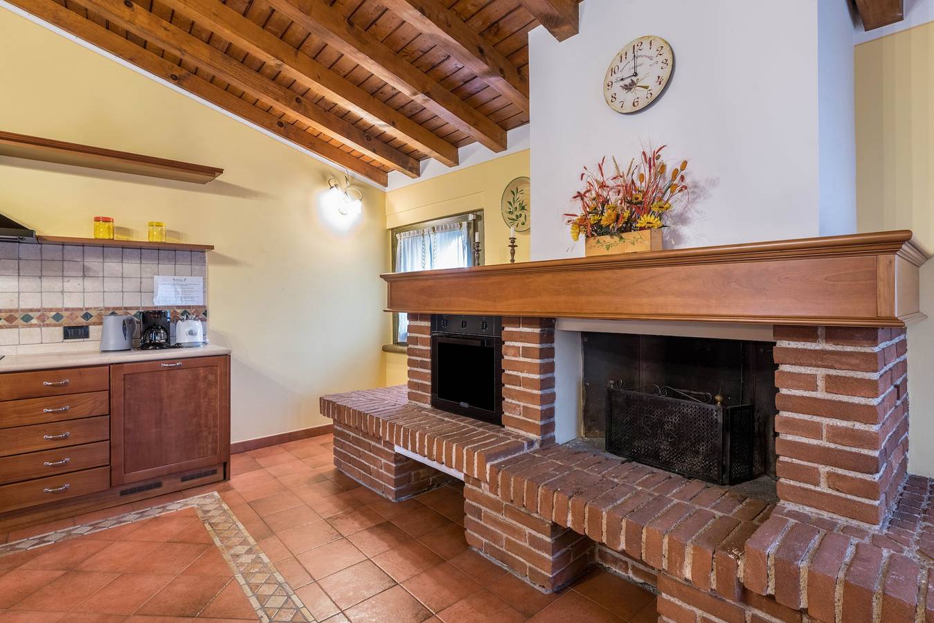 Ganze Wohnung, Ferienwohnung 'Oleadei - Zeus' mit Bergblick, Wlan und Klimaanlage in San Felice del Benaco, Gardasee-Berge