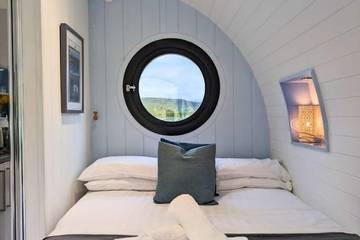 Glamping for 2 People in Llandovery, Carmarthenshire, Photo 4