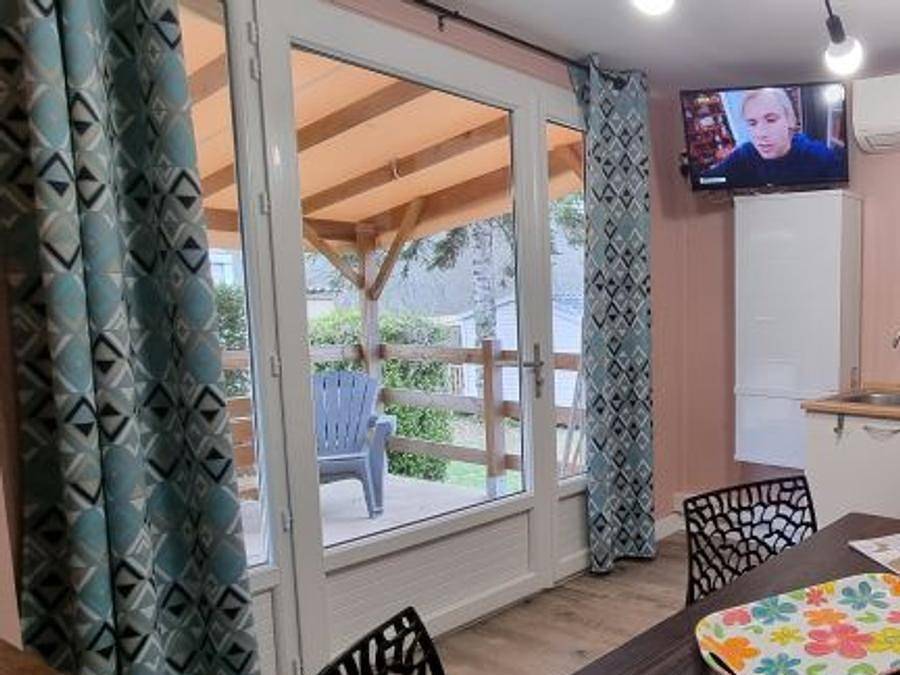 Camping La Chêneraie **** - Gîte 4 personnes - Cottage La Gariotte - 4 personnes - 2 chambres - Climatisé - Télévision - Lave-vaisselle - D in Saint-Géry-Vers, Parc Naturel Régional des Causses du Quercy