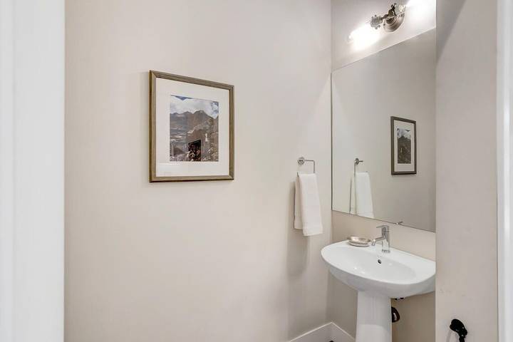 Vacation house for 8 people, with sauna and balcony as well as pool and hot tub, with pets in Winter Park