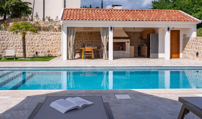 Villa Izvor, charmante Steinvilla mit 4 Schlafzimmern im Hinterland von Makarska in Imotski, Makarska Riviera