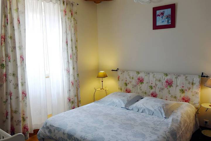 Location de vacances pour 28 personnes, avec jardin et terrasse à Theil-Rabier - 2