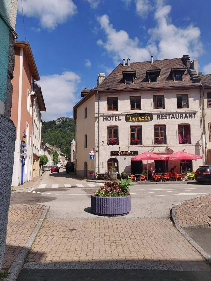 Hôtel pour 4 personnes, avec Terrasse à Moirans-en-Montagne