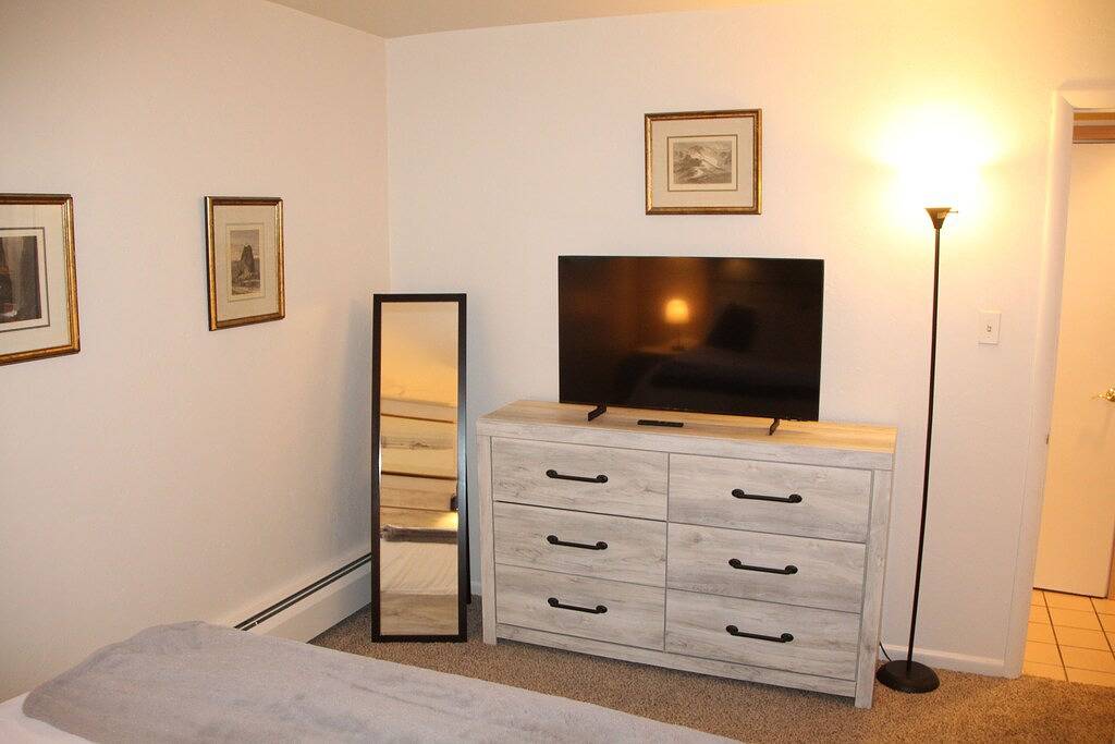 Ganze Wohnung, Cozy 2 Br / 2Ba Apt - Steps from Ski School and the Village w/ 2 parking spaces! in Vail Ski Resort, Vail