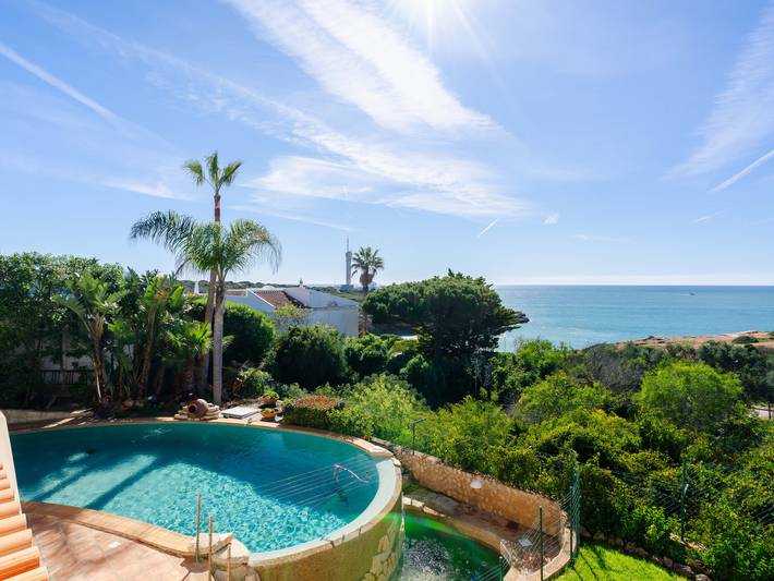 Villa pour 8 personnes, avec balcon ainsi que sauna et jardin à Ferragudo