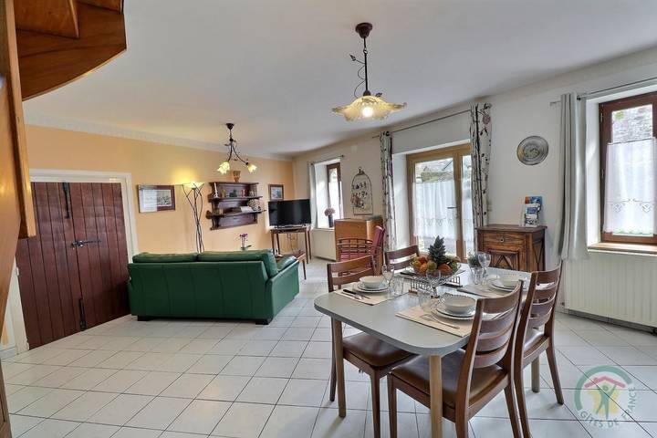 Gîte pour 4 personnes, avec Terrasse ainsi que Jardin et Vue à Montfort-sur-Meu - 4