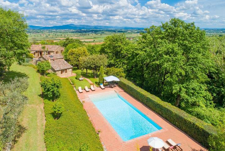 Villa per 10 persone, con giardino e piscina per bambini in Sinalunga